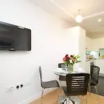 Cleyro Apartamentos con servicio - Finzels Reach